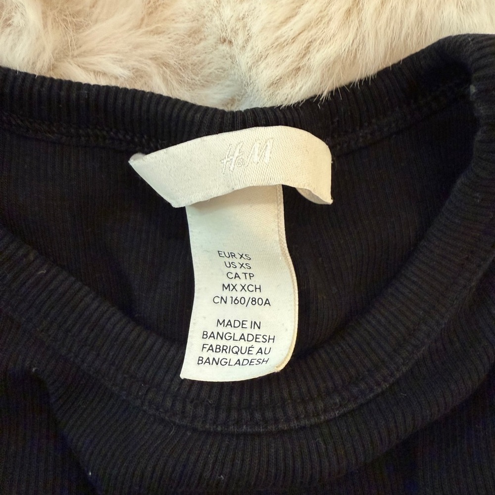 H&M Black Ribbed Top - Picture 3 of 3